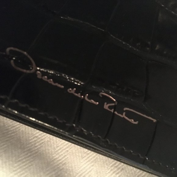 Oscar De La Renta Zip Card Holder - Picture 4 of 5